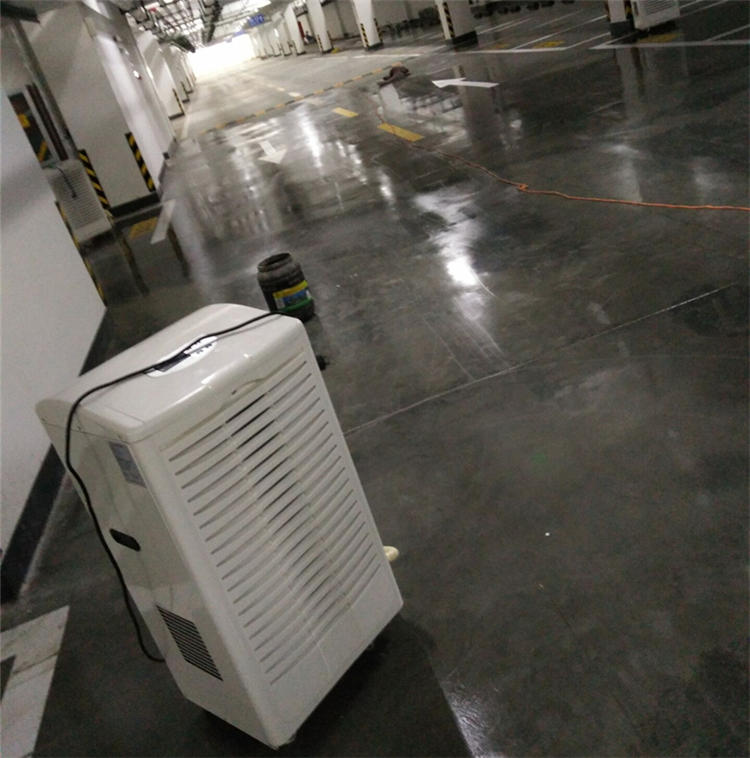 地下室除湿机